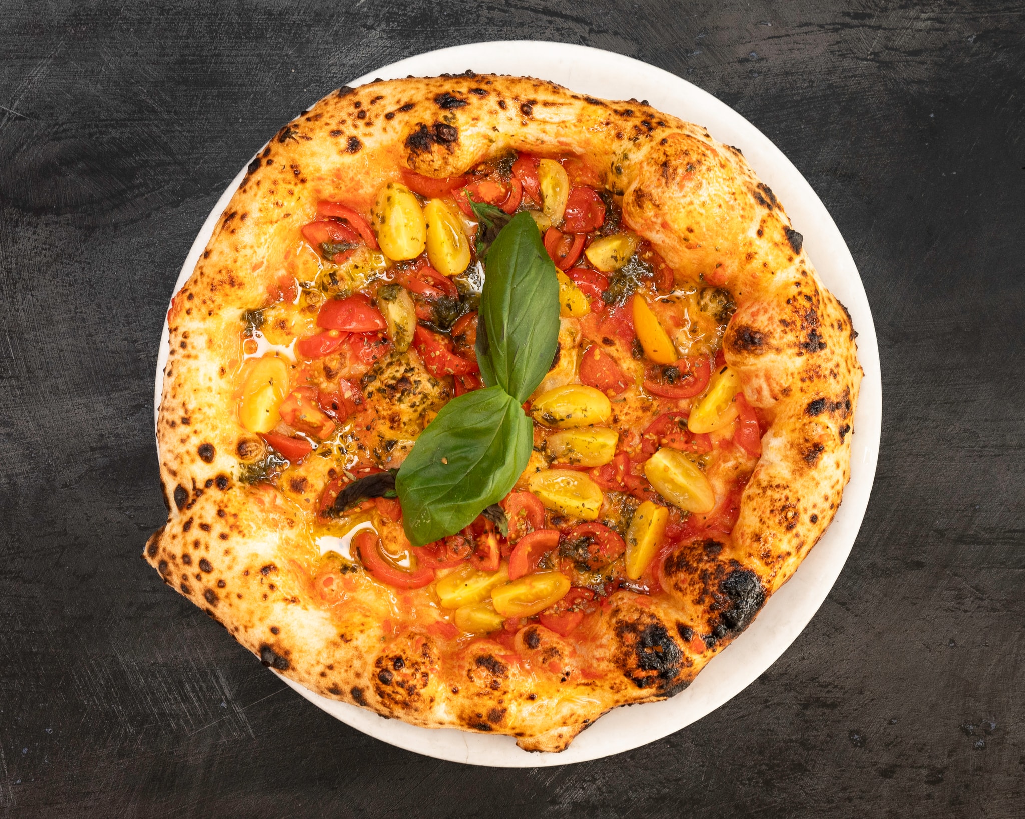 Pizza Quattro Stagioni con verdure di stagione al Napoli 1820