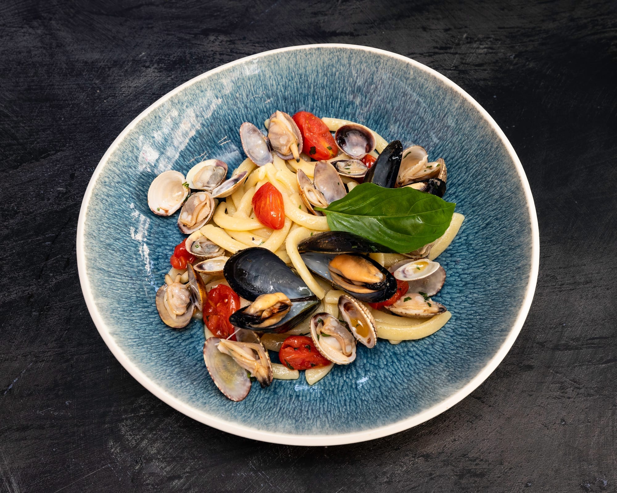 Scialatielli allo scoglio con cozze e vongole