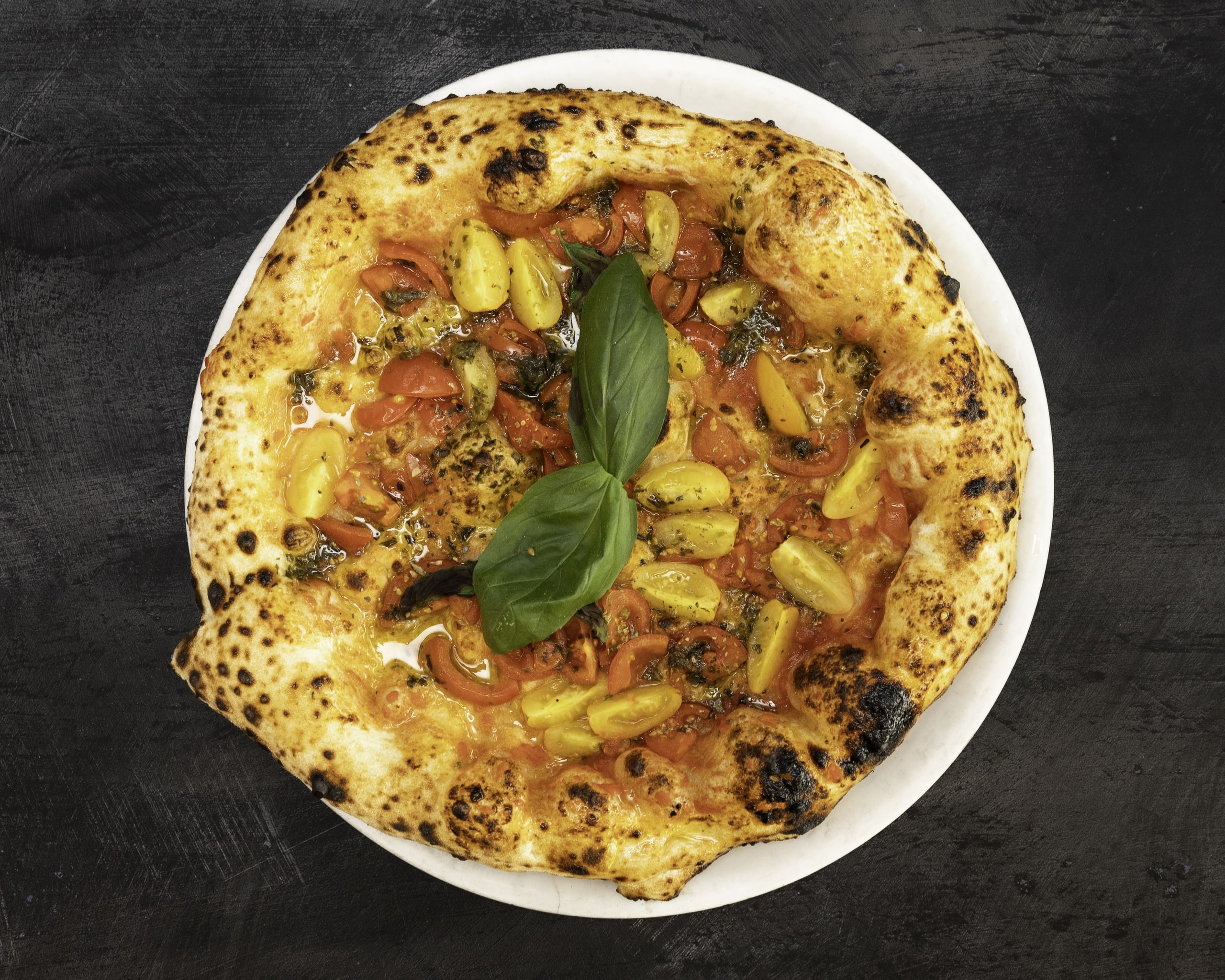 Pizza Quattro Stagioni con verdure di stagione al Napoli 1820